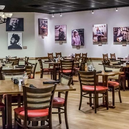 Wyndham Garden Hotel Austin Ngoại thất bức ảnh